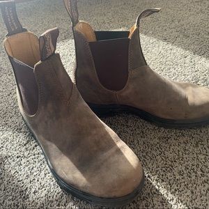 EUC Blundstones. Worn a couple of times. EU 5.5